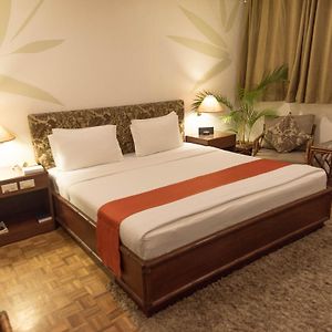 Standard Zimmer mit Kingsize-Bett